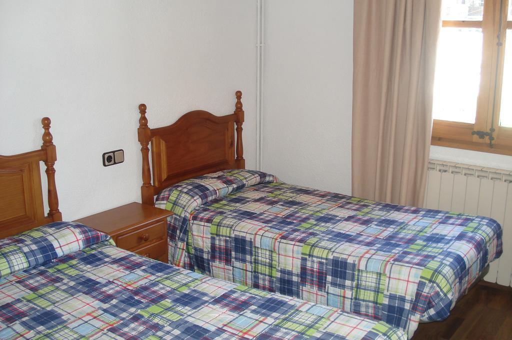 Apartaments Pont Romanic Espot Pokoj fotografie