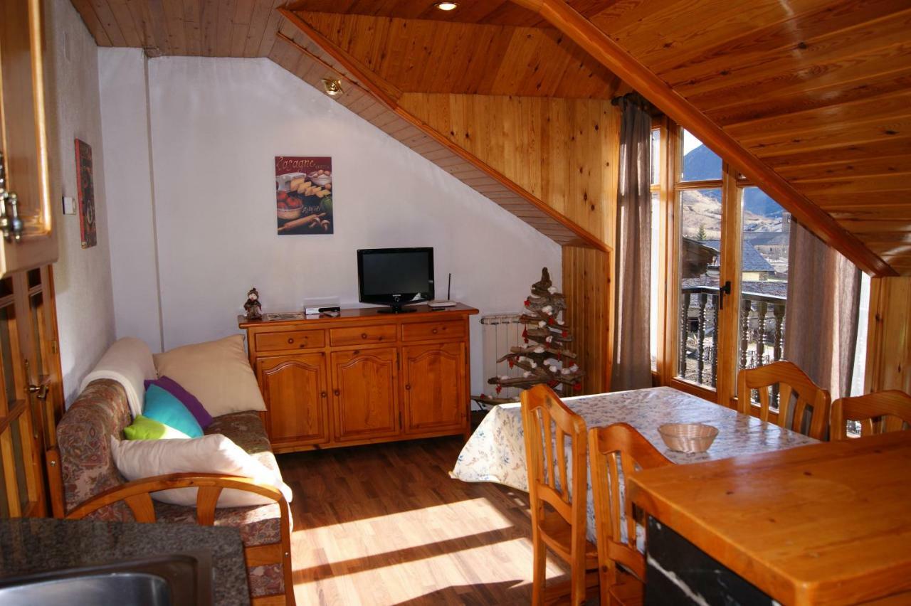 Apartaments Pont Romanic Espot Exteriér fotografie