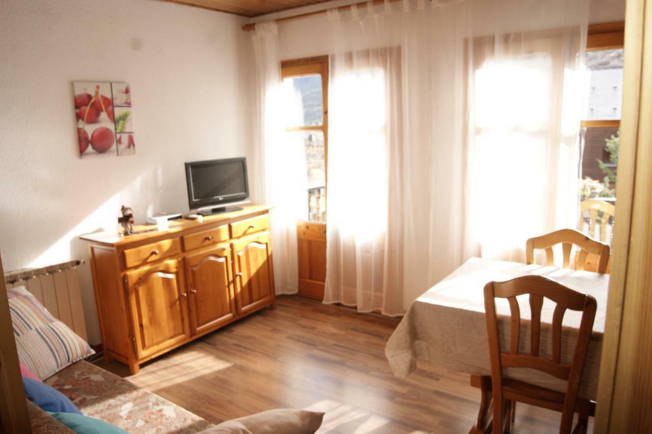 Apartaments Pont Romanic Espot Exteriér fotografie
